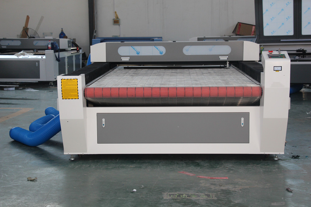 Co2 laser engraving and cuttin-4x8 feet auto feeding co2 laser cutting m