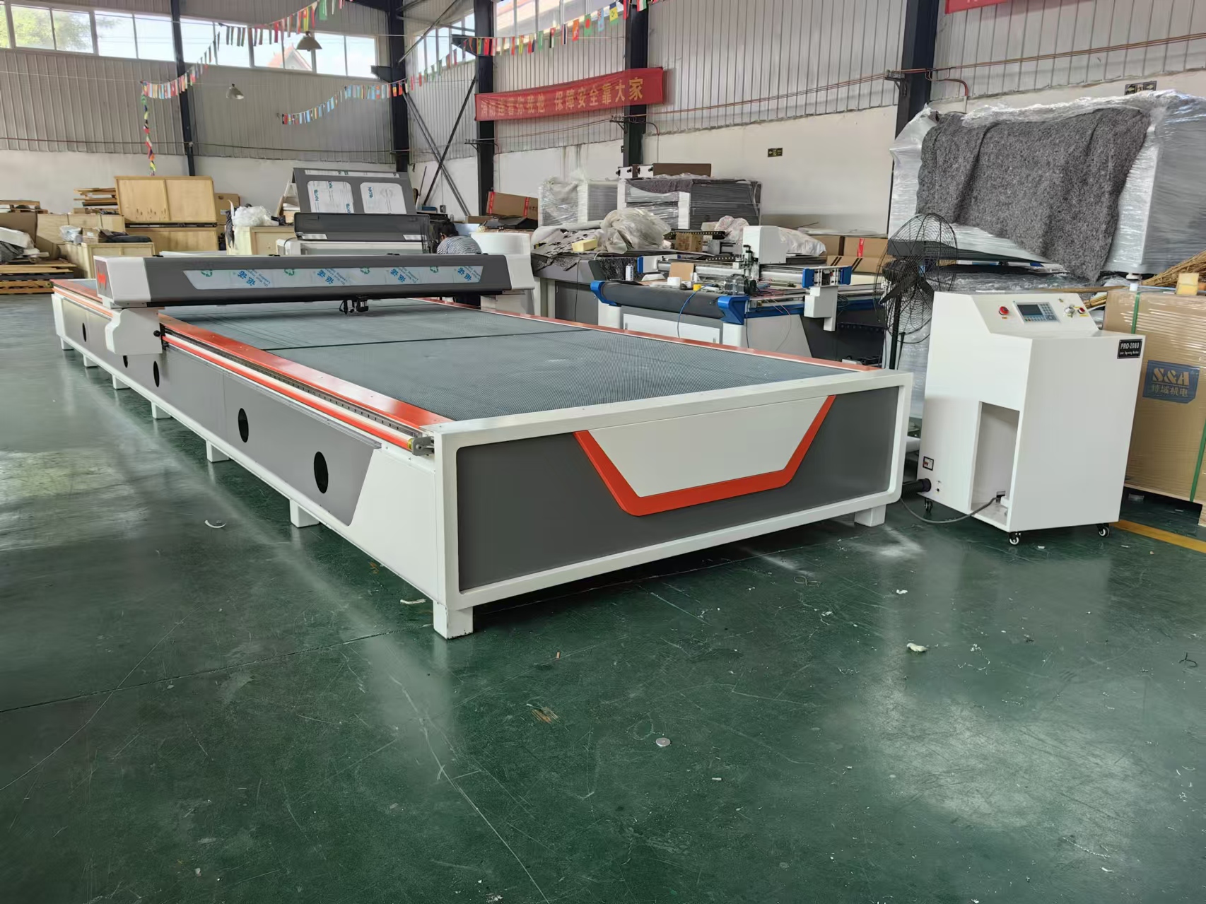 Co2 laser engraving and cuttin-big size 2mx8m dual heads co2 laser cutti
