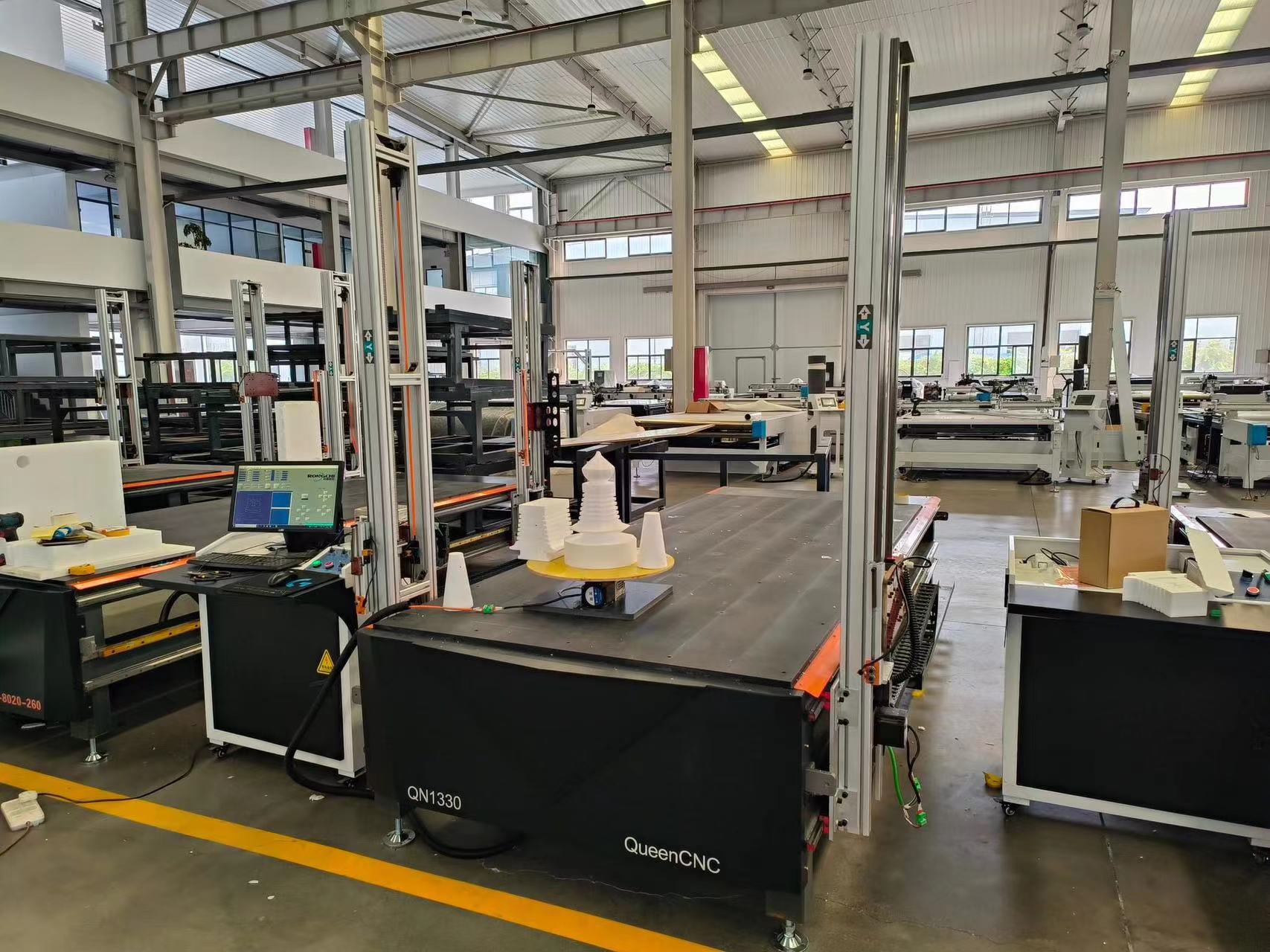 Hot wire foam cutting machine-5 axis QN1330 hot wire foam cutting machi