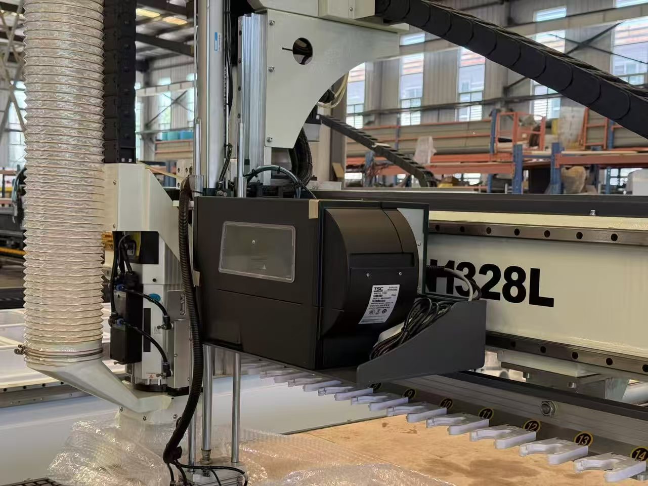 How a 1325 ATC CNC Router with Gantry Labeling System Improv